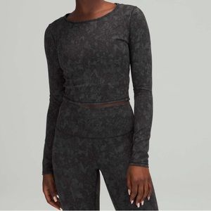 Lululemon Wunder Train Cropped Long Sleeve Shirt -print black gray
